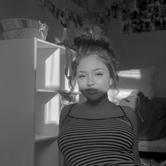 Meet your Posher, Celeste - Picture 3 of 3